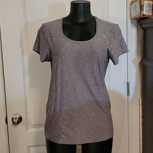 BRAND NEW REEBOK GRAY SHORT SLEEVE SHIRT - Picture 3 of 15